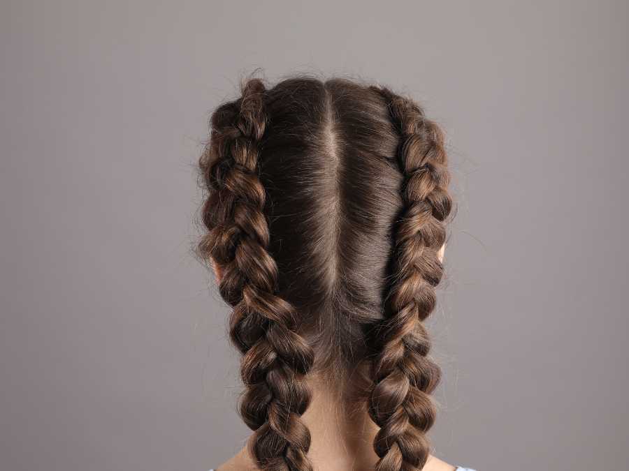 dutch-braid-beautiful-winter-hair-braid-ideas