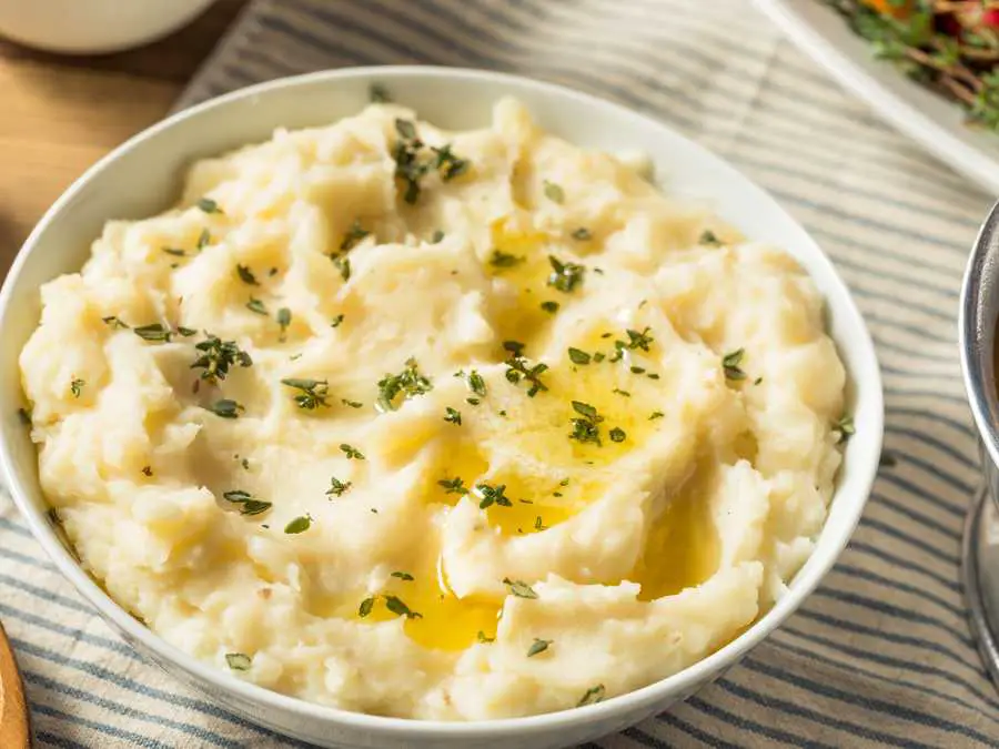 garlic-mashed-poataos-new-year-eve-recipes