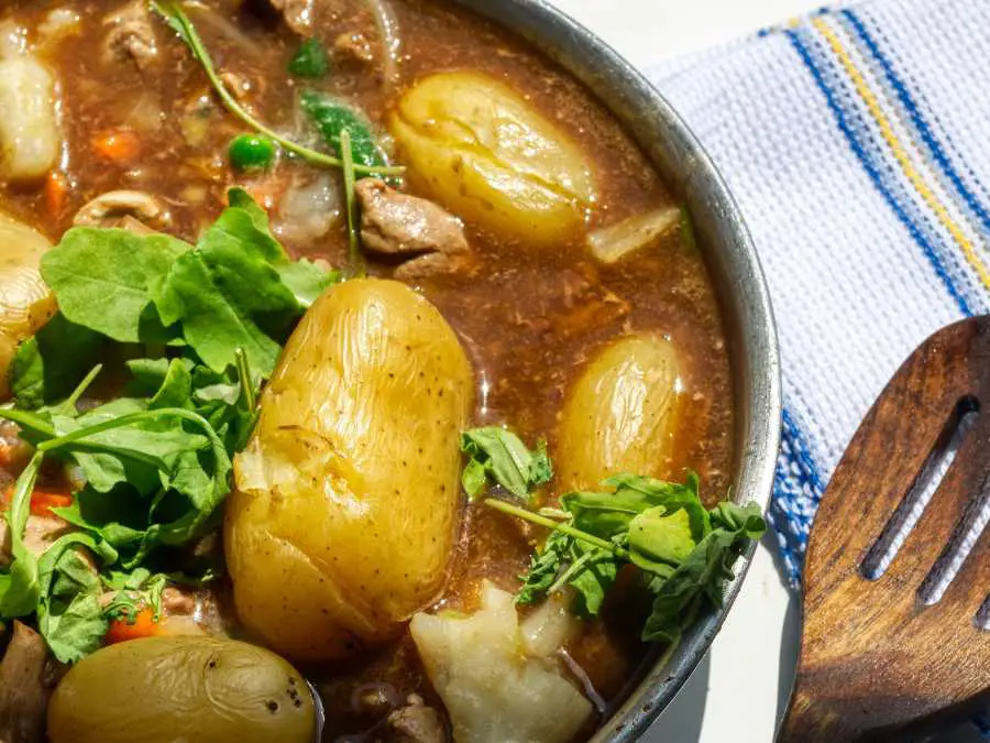 irish-cabbage-and-becon-soup