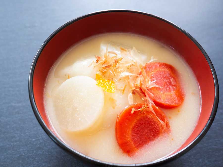 japanese-ozoni-new-years-mochi-soup