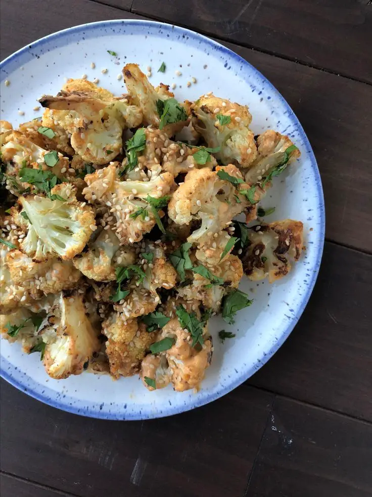 mini-cauliflower-bites-with-tahini-drizzle-new-year-party-appertizzer-recipes
