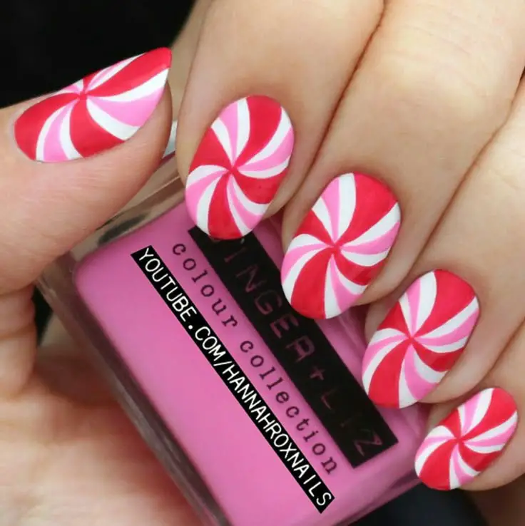 peppermint-swirl-christmas-nail-ideas