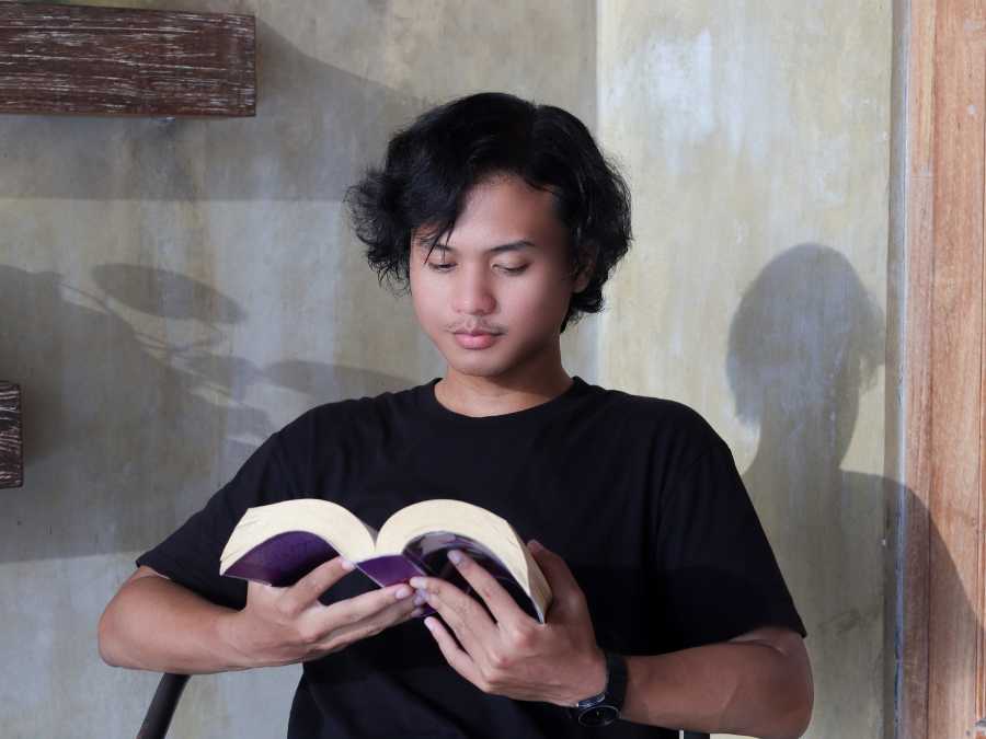 read-10-pages-of-non-fiction-book