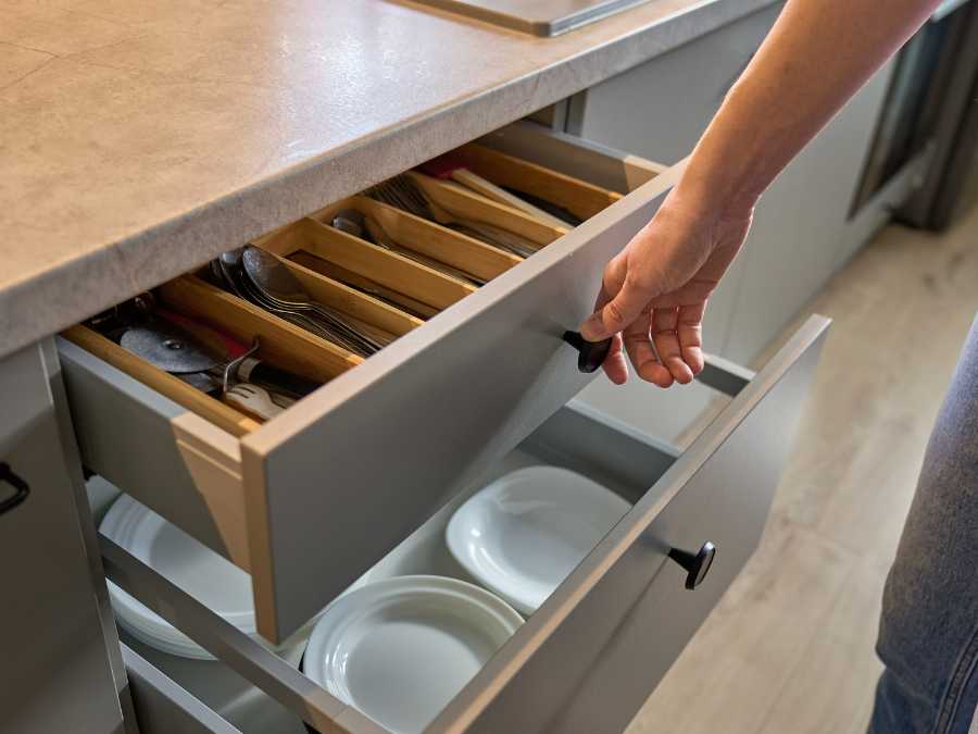 reorganize-cabinets-and-drawers