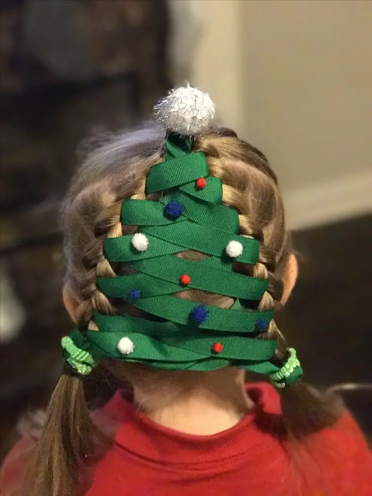 ribbon-laced-christmas-tree-braid