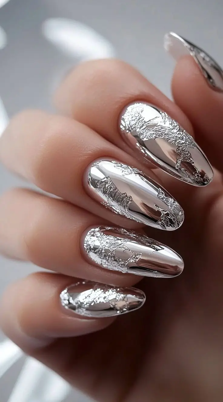 silver-bell-metallic-nails