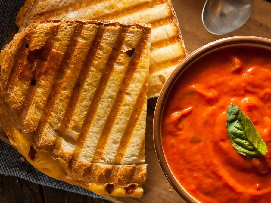 tomato-soup-with-grilled-cheese-kids-lunch-box-ideas