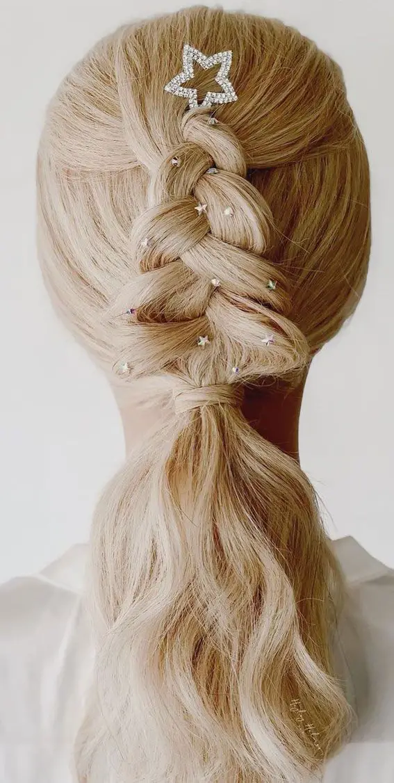 twisted-tree-ponytail-creative-christmas-tree-braid-hairstyle-ideas