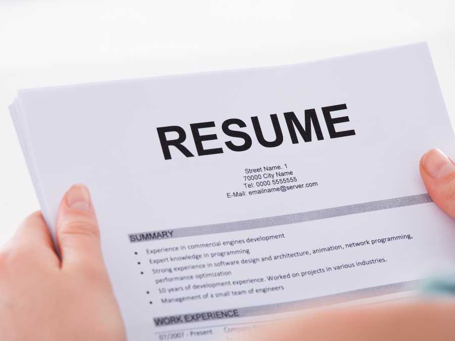 update-your-resume-or-linkedln-monthly-new-year-resolution-that-stick