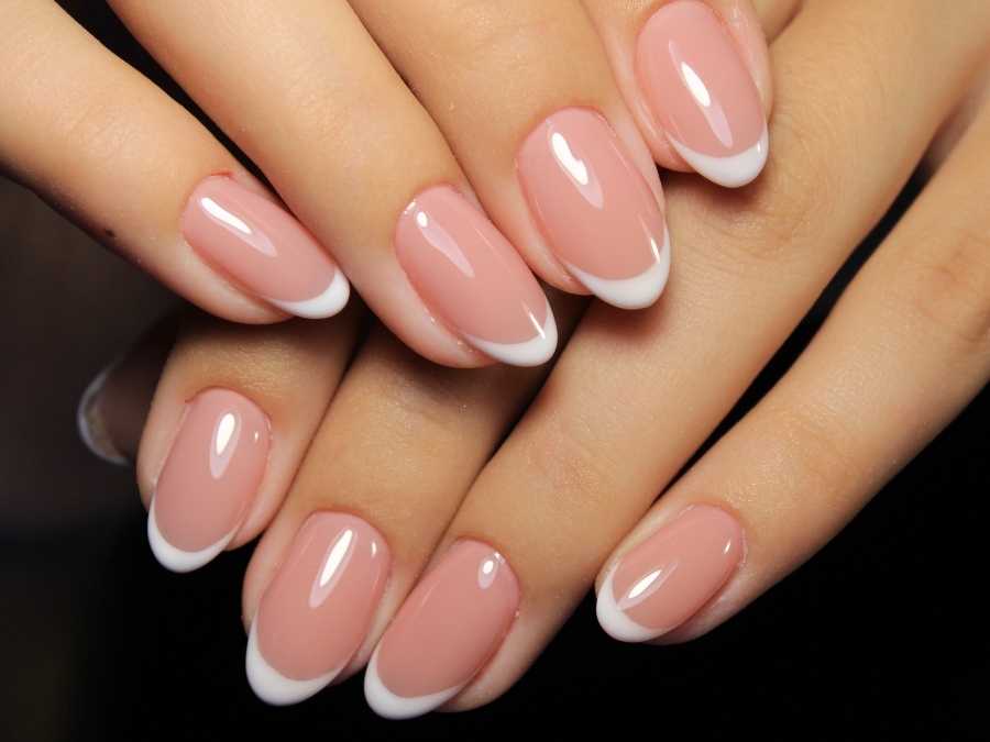 use-neutrals-for-busy-outdfits