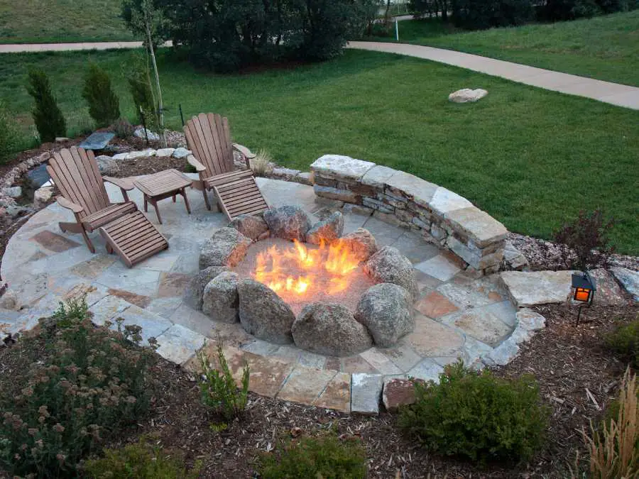 a-firepit-area-for-guests-winter-wedding-ideas