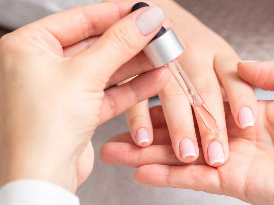 apply-thin-even-layers-of-polish-stunning-new-year-nail-ideas