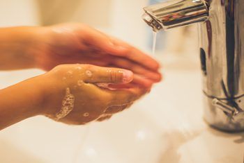 avoide-excessive-hand-washing-with-hot-water