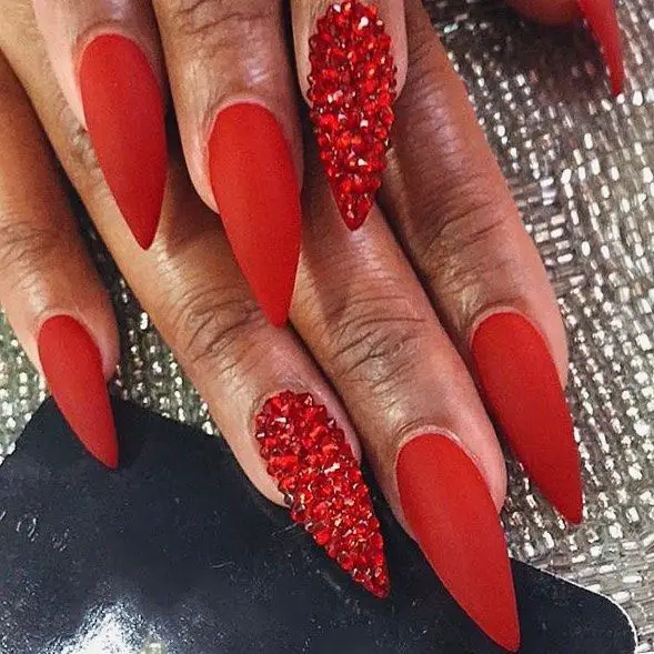candy-apple-red-with-rhinestones-stunning-red-christmas-nail-ideas