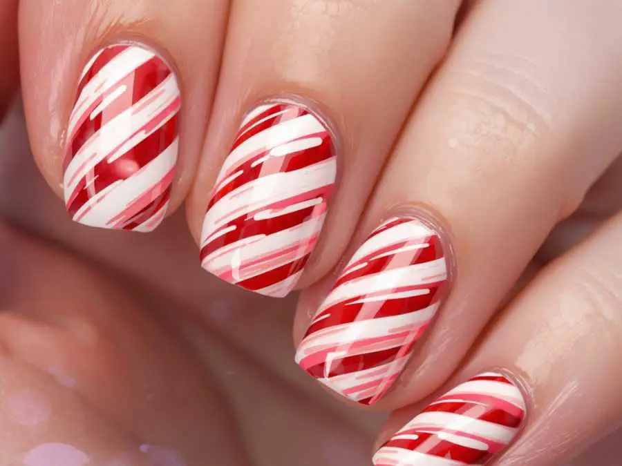 candy-cane-stripes-short-christmas-nail-ideas