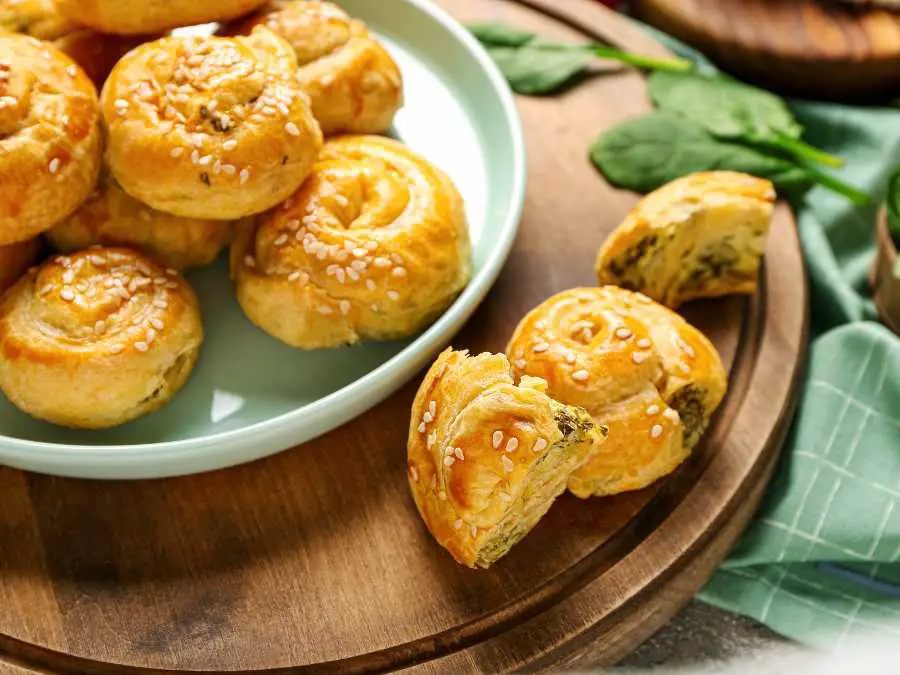 chickpea-and-spinach-stuffed-puff-pastry-christmas-dinner-ideas