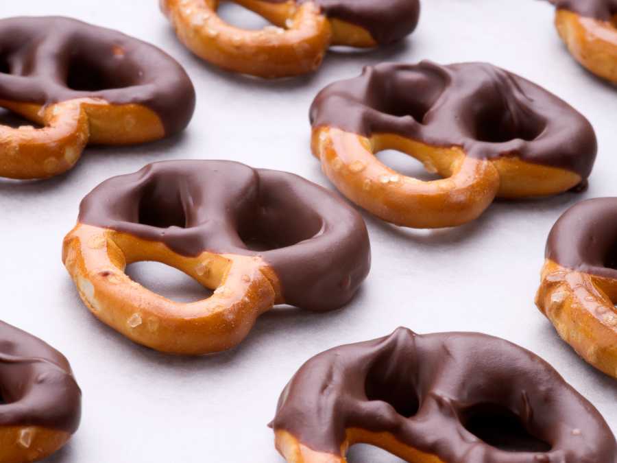 chocolate-dipped-pretzel-cookies-kids-friendly-christmas-cookies-ideas-with-full-tutorial