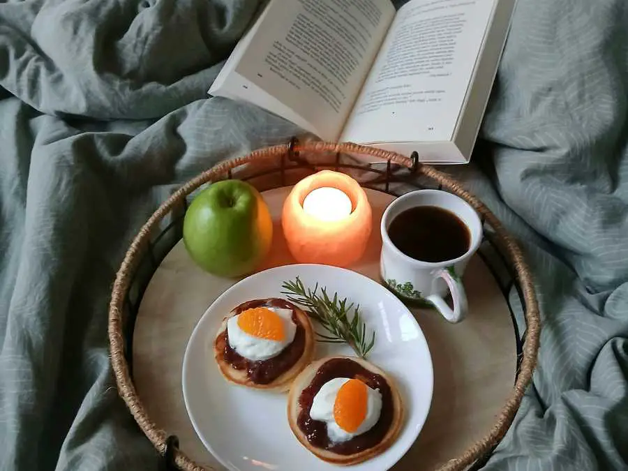 choose-a-theme-that-matches-her-personality