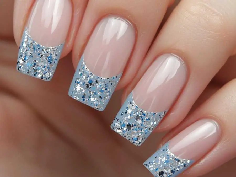 cold-glitter-french-tips