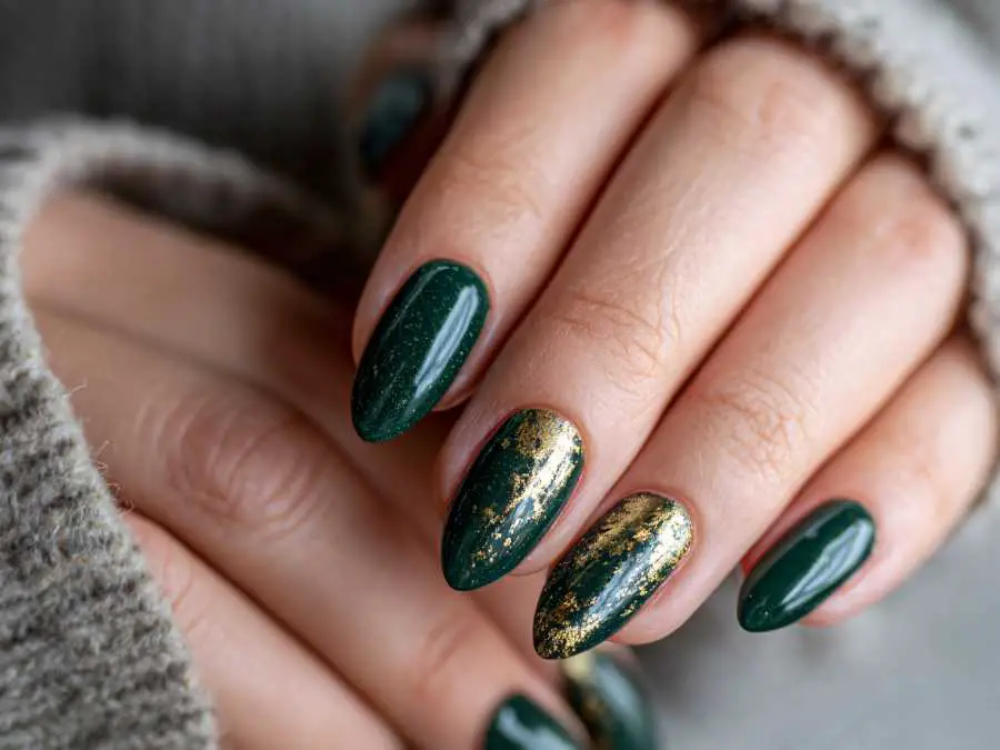 evergreen-nail-lovely-winter-nail-ideas