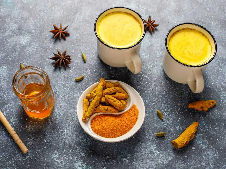 golden-turmeric-chicken-broth-comforting-winter-recipes