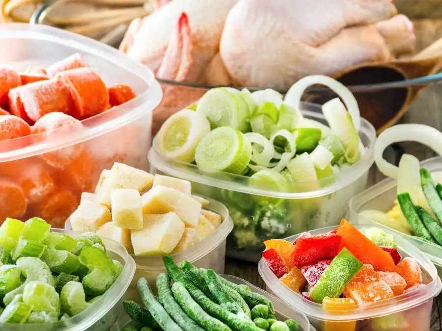 hearty-slow-cooked-chicken-soup-comforting-winter-recipes