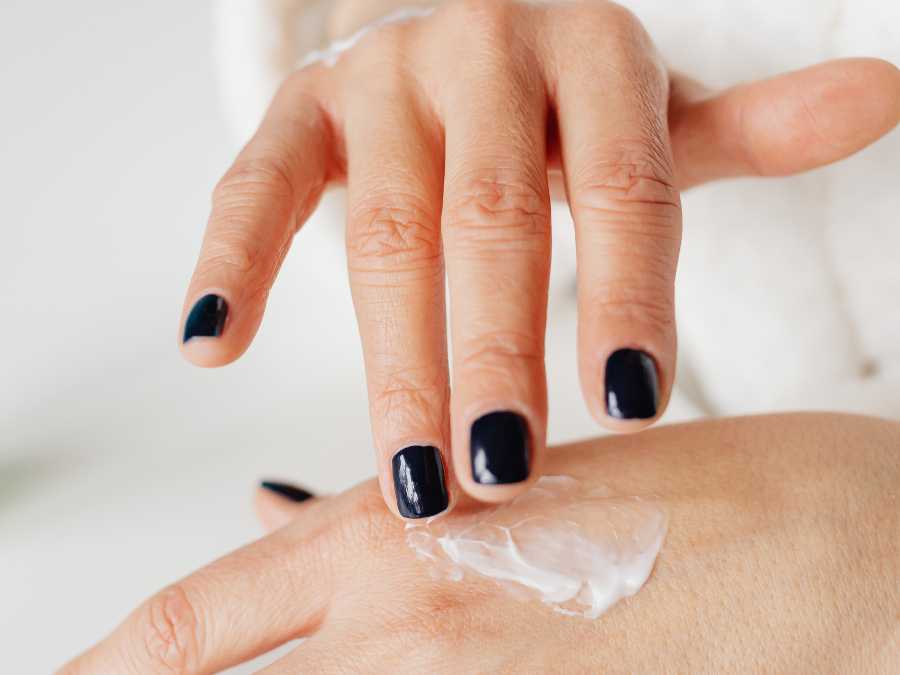 keep-your-hands-and-cuticles-moisturized