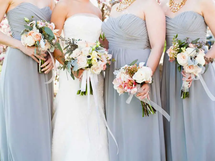 mismatched-textured-bridesmaid-bouquests-winter-wedding-ideas