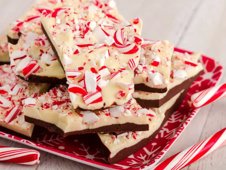 peppermint-bark-irresistible-christmas-baking-ideas