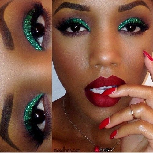 red-and-green-eye-makeup-with-red-nails-stunning-red-christmas-nail-ideas