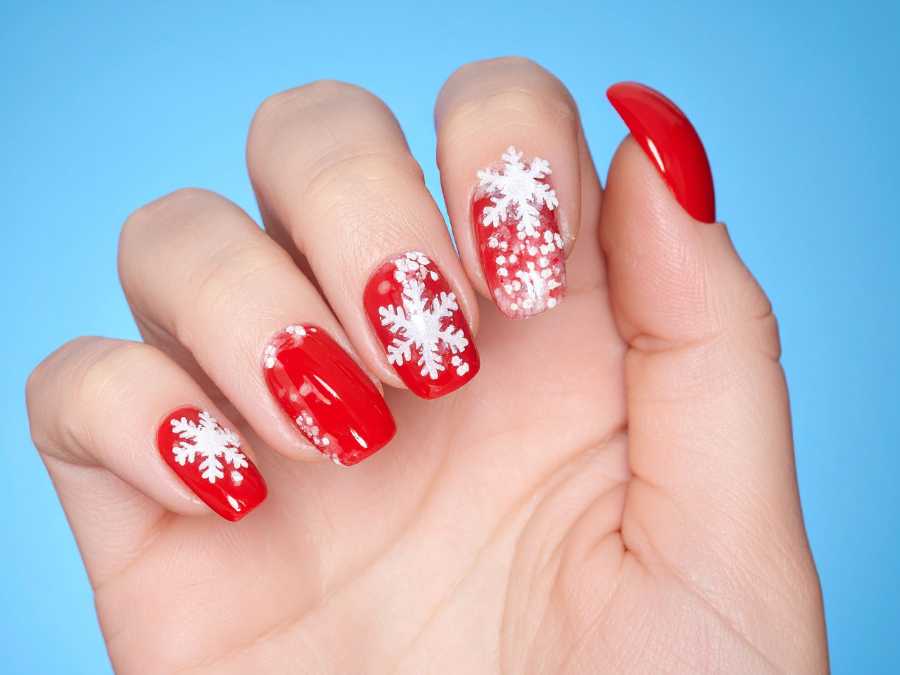 red-and-white-snowflakes