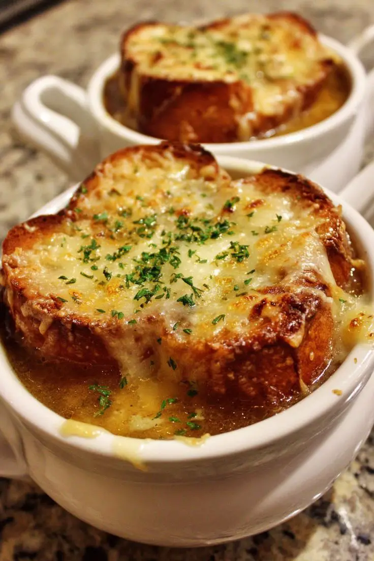 rich-cheesy-french-onion-soup-comforting-winter-recipes