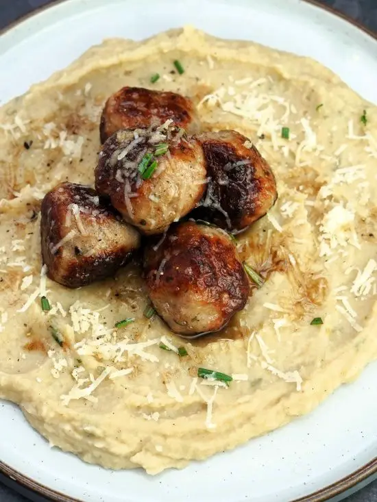roasted-garlic-and-white-bean-puree-vegan-christmas-dinner-ideas