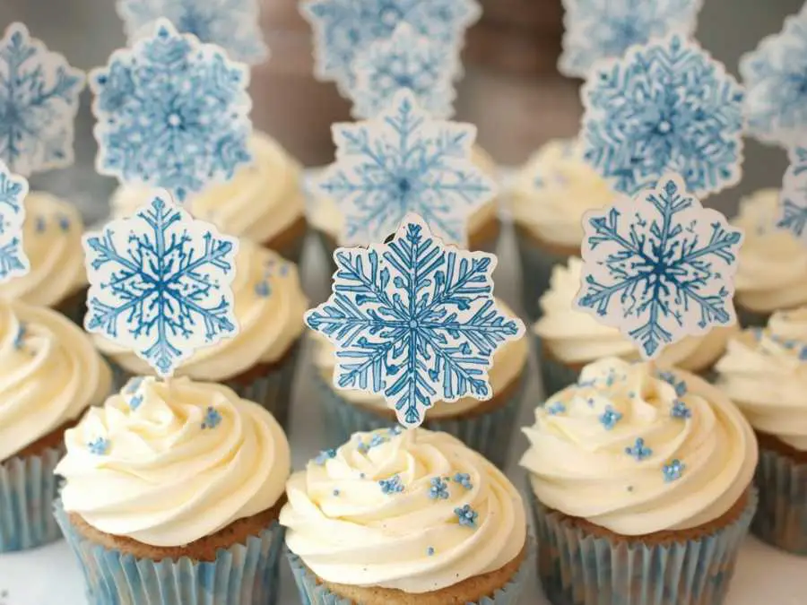 snowflake-cupcake-topper-winter-wonderland-party-ideas