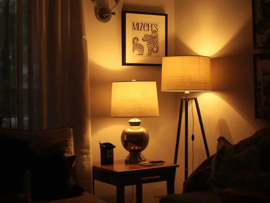 soft-lighting-with-lamps-instead-of-bright-overheads