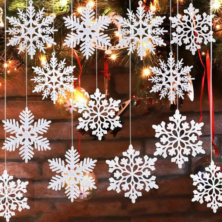 white-snowflake-hanging-decor-white-chritmas-decor-ideas