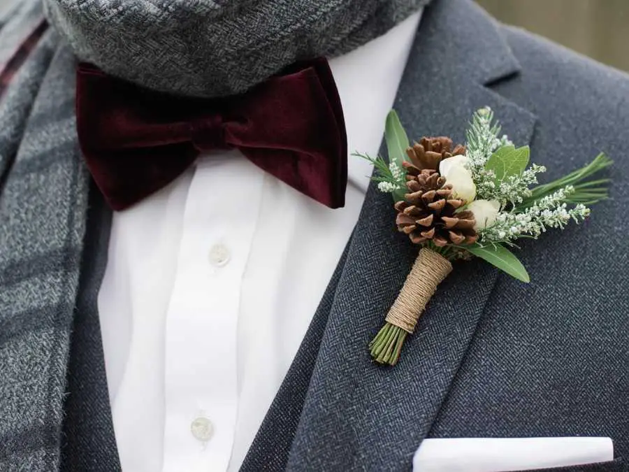 winter-inspired-grooms-accessories-winter-wedding-ideas
