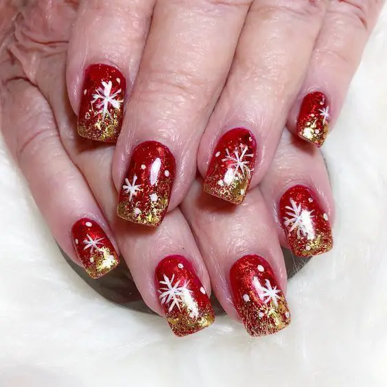 red-and-gold-reindeer-nail