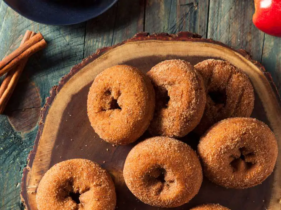 apple-cider-donut-muffins-christmas-brunch-ideas