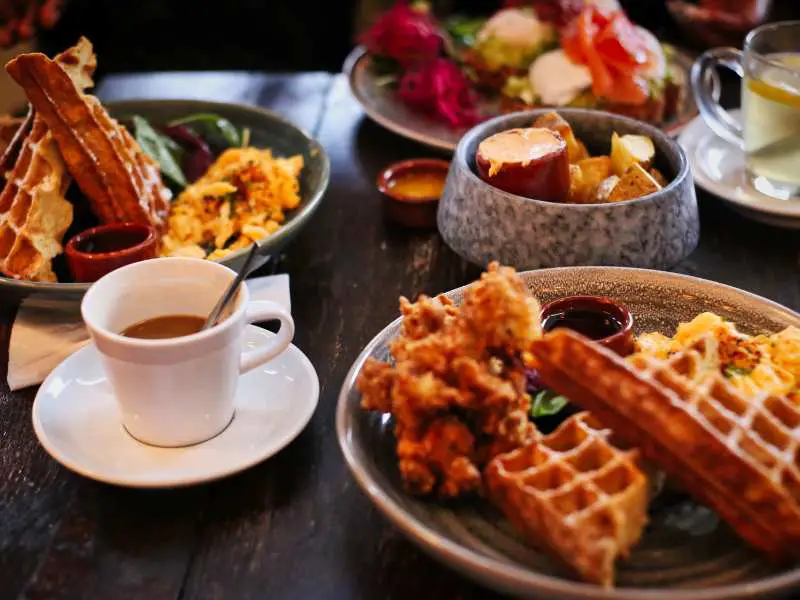 Christmas-brunch-meals-on-a-dark background