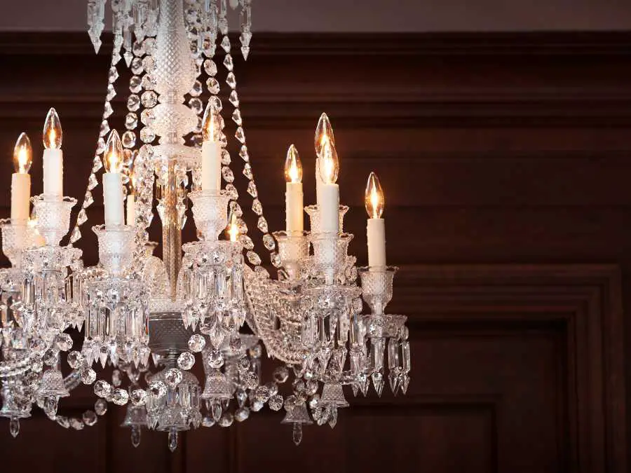 crystal-chandelier-touches-glam-christmas-decor-recipes
