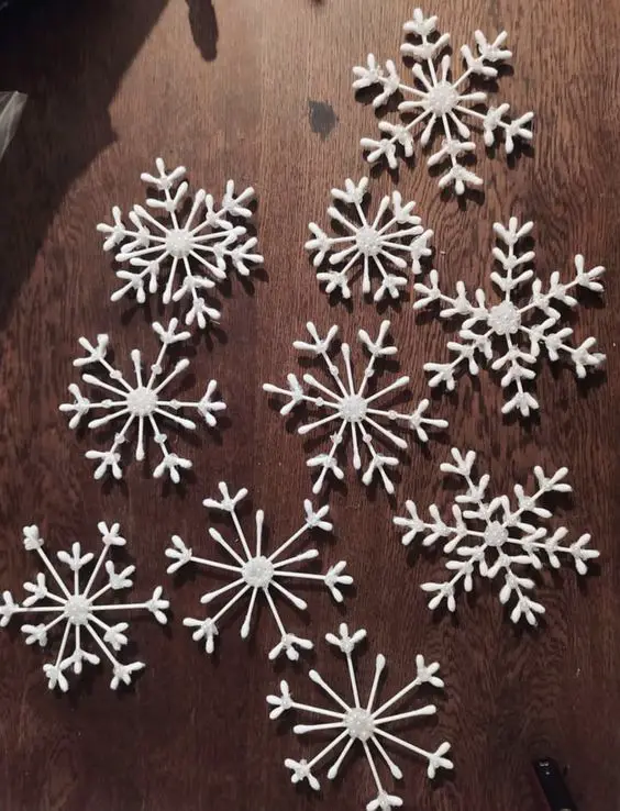 diy-snowflakes-diy-holiday-crafts