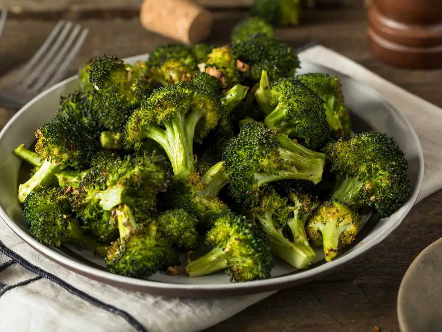 garlic-parmesan-roasted-broccoli-healthy-christmas-recipes