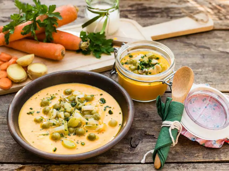 ginger-carrot-soup-healthy-christmas-recipes