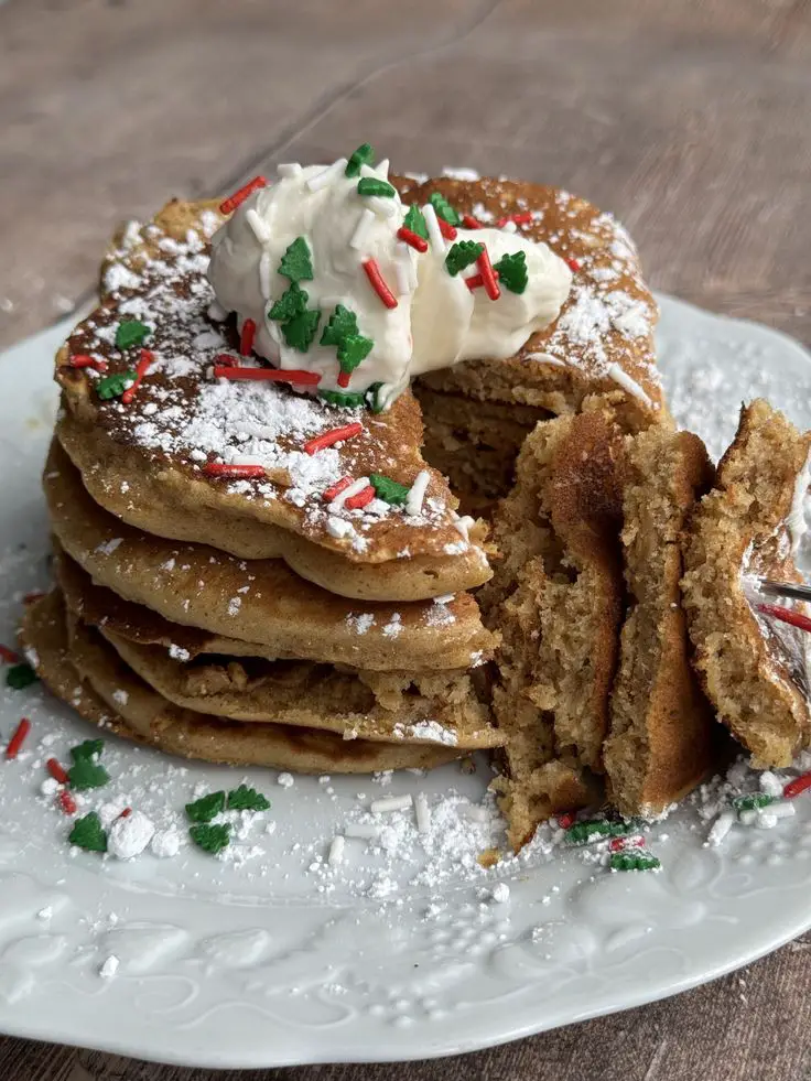 gingerbread-pancake-irresistible-christmas-brunch-ideas