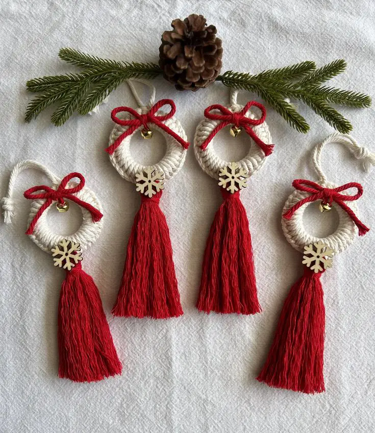 homemade-holiday-ornaments-creative-diy-holiday-craft
