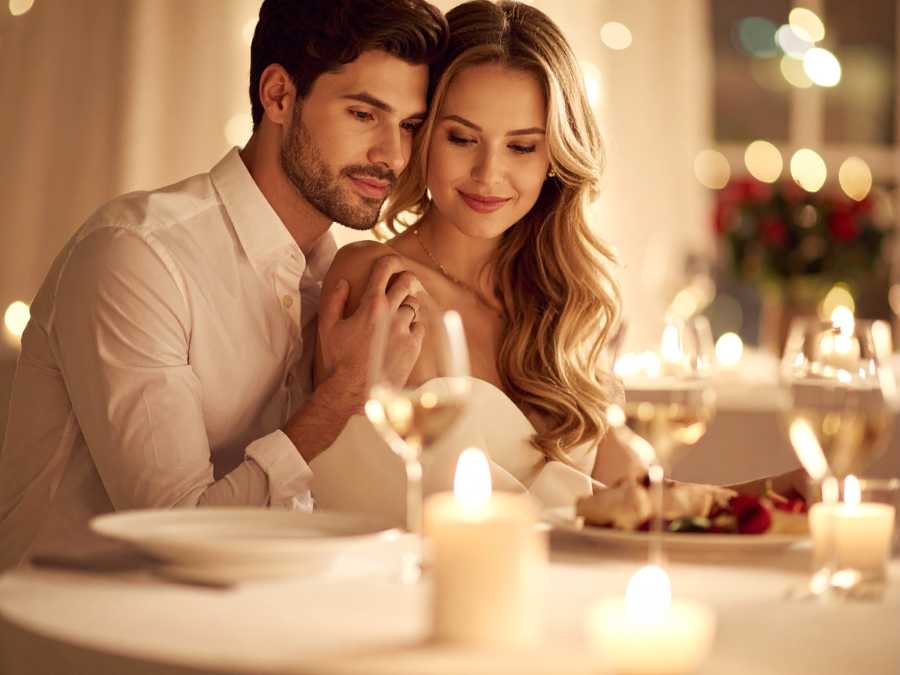 minimalist-romantic-dinner-valentine-romantic-dinner-for-two