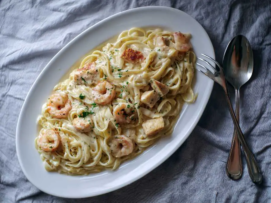 pasta-shrimp-and-garlic-cream-sauce
