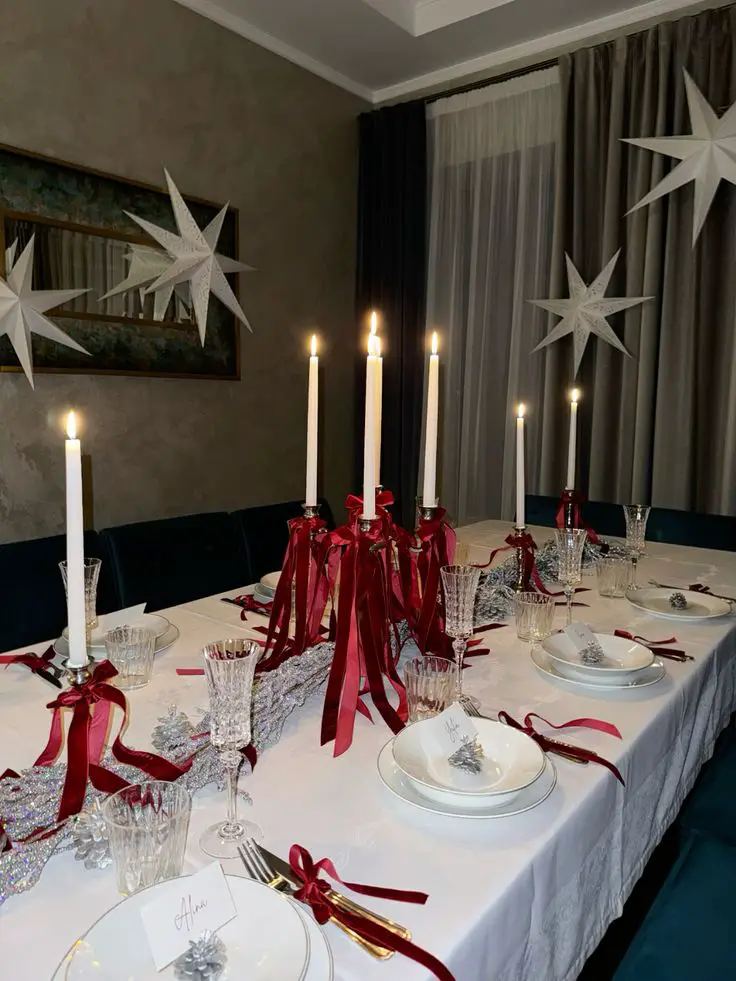 ribbon-accents-amazing-christmas-table-decor-ideas
