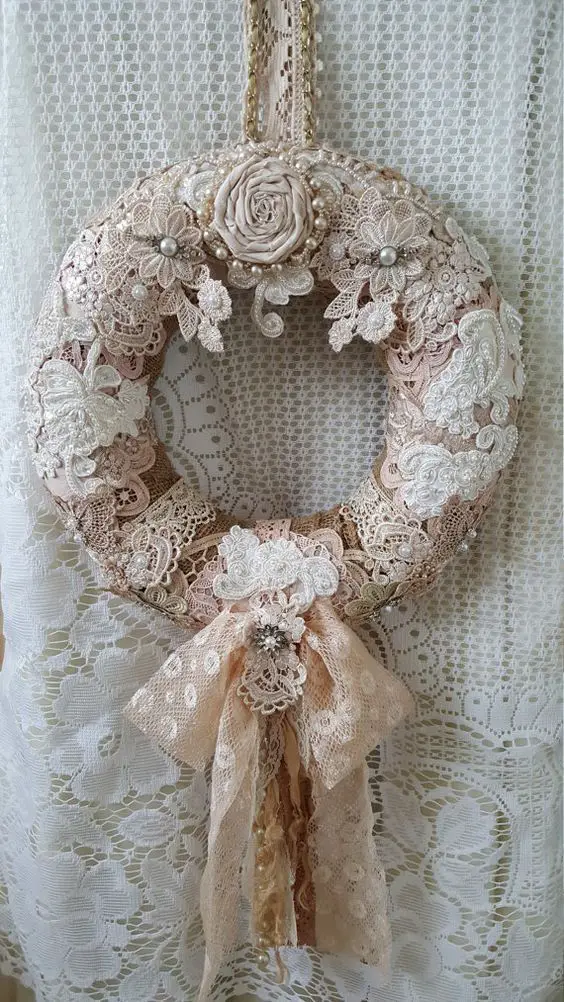 romantic-lace-inspired-valentine-wreath